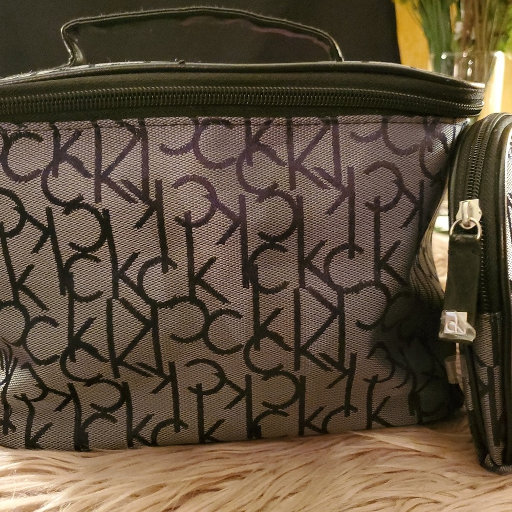 Calvin Klein Authentic Signature Travel Cosmetics
